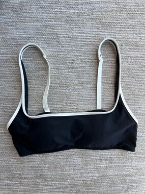 summersalt chic classy Black Bralette with White Trim size 6